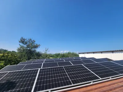 Brits 11kW hybrid solar panels