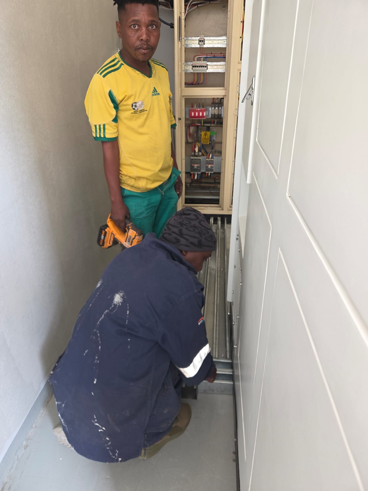 Roof-mounted solar panel installation using access equipment